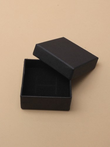 Black textured ring box