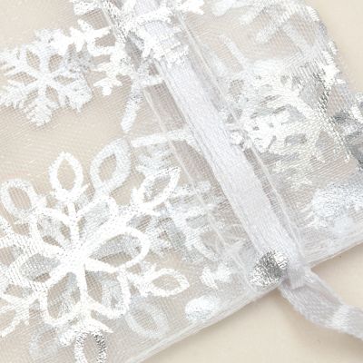 10x7.5cm. Snowflake print organza bag