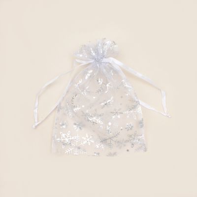 22x15cm. White snowflake print organza gift bag