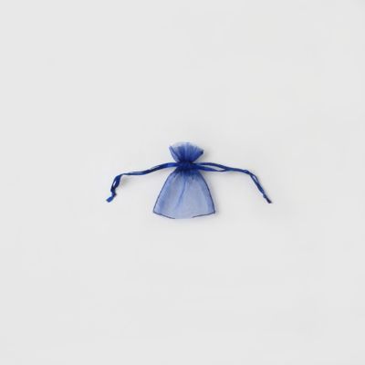 7x5cm. Navy organza bag.