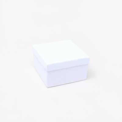 Bangle box. 10x10x6cm. White gift box.