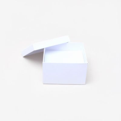 Bangle box. 10x10x6cm. White gift box.