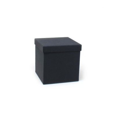 10x10x10cm. NO INSERT. Black gift box.