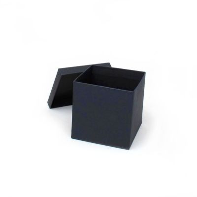 10x10x10cm. NO INSERT. Black gift box.
