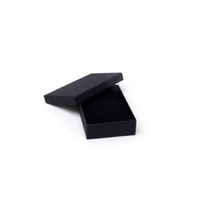 11.5x7.5x2.5cm.  Black gift box.