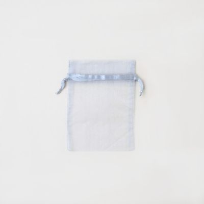 15x11cm. Silver Grey organza bag.