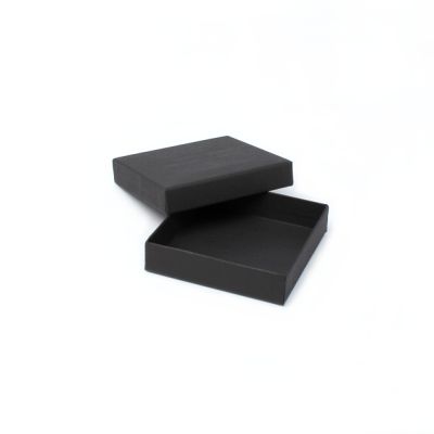 9x9x2cm. NO INSERT. Black gift box.