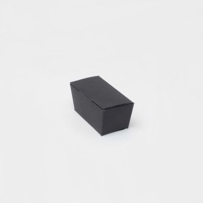 6.5x3.3x3.2cm. Black fold flat box