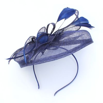 © Style Olivia. Sinamay hatinator on an aliceband