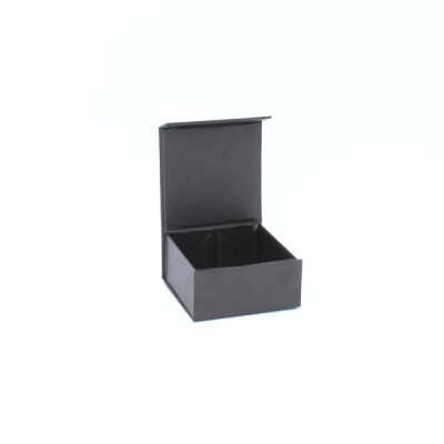 8.5x8.5x4cm. Black gift Box. Magnetic closure**Please note the sticky tabs may need re-gluing.