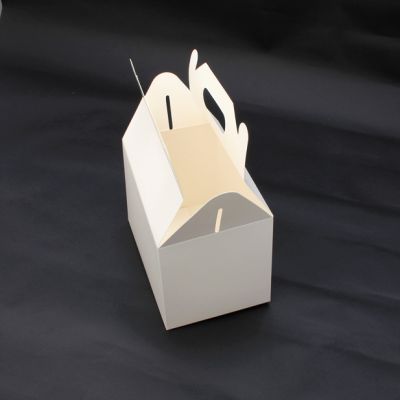 15x9.5x10cm. White fold flat gable gift box