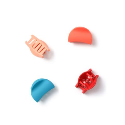 Card of 4 recycled curved mini clamps 2cm