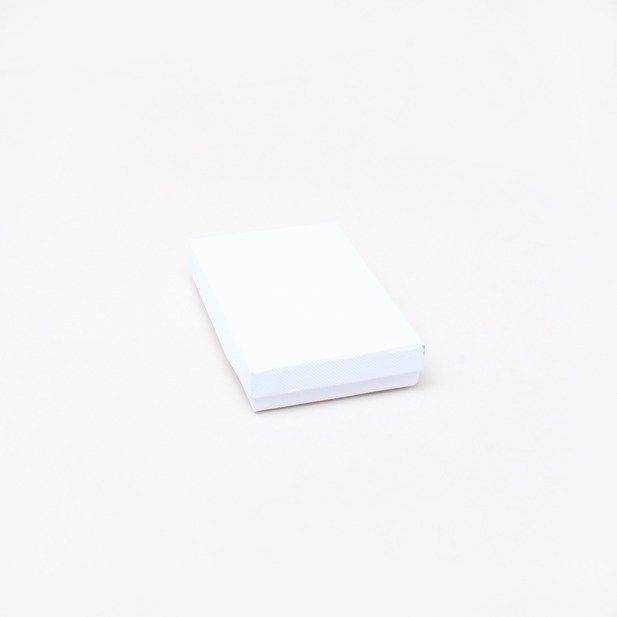 11.5x7.5x2cm. White gift box. main product photo