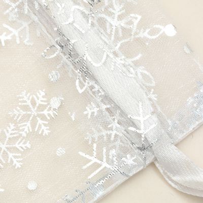 Size: 15x11cm. Snowflake print organza bag