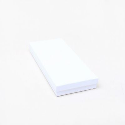 20x9x2.5cm. White gift box.