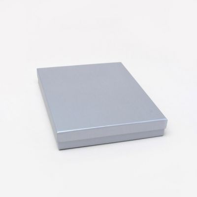 Size: 18x14x2.6cm Light sheen Silver Grey gift box.