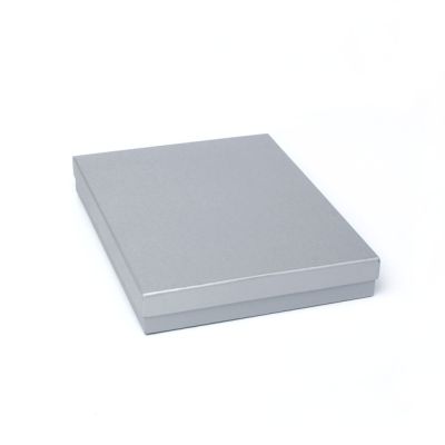 18x14x2.5cm. Silver Grey light sheen gift box.