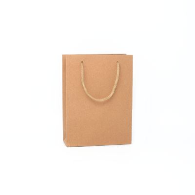 20x15x6cm. Brown kraft paper gift bag