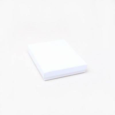 14x11x2.5cm. White gift box.