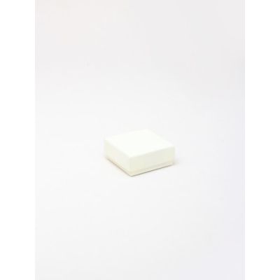 Ring box. 5x5x2cm. Cream gift box.