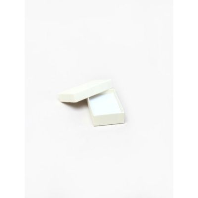 Cufflink / Earring Box. 8x5x2cm* Cream gift box.