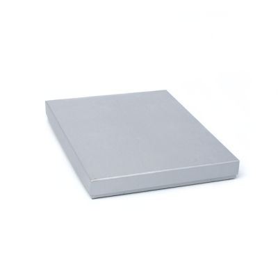 18x14x2cm. Silver Grey light sheen gift box.
