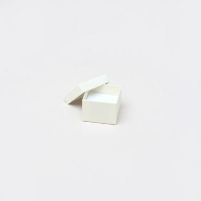 Ring box. 5x5x3.5cm. Cream gift box.
