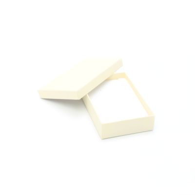 11x7x2.5cm. Cream gift box