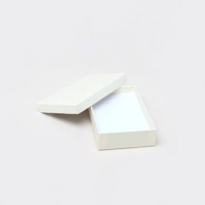 Cufflink / Earring Box. 11x7x2.5cm. Cream gift box.