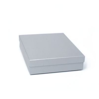 18x14x4cm. Silver Grey light sheen gift box.