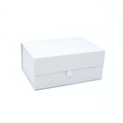 22x16x9.5cm. Dove Grey fold flat gift box. Magnetic closure.