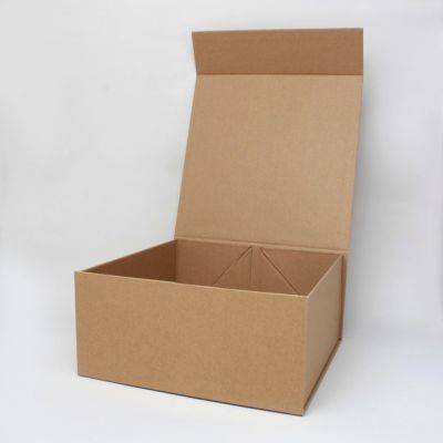 25x25x12cm. Kraft fold flat gift box. Magnetic closure