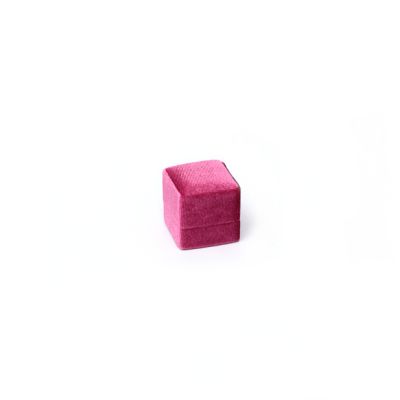 Ring box. 3.6x3.6x3.6cm. Fuchsia pink velvet gift box
