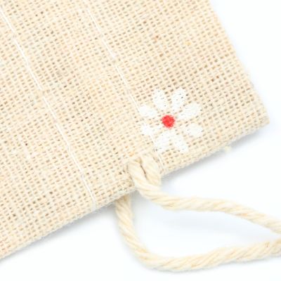 Size: 9.5x8cm. Daisy print cotton rich gift bag