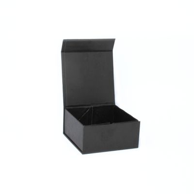 10x10x5cm. Black gift box. Magnetic closure.