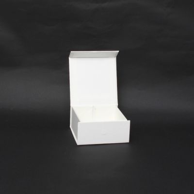 Size: 8.5x8.5x4cm. White Gift Box With Magnetic Closure