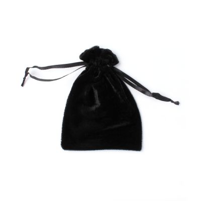 15.5x11.5cm. Black velvet pouch