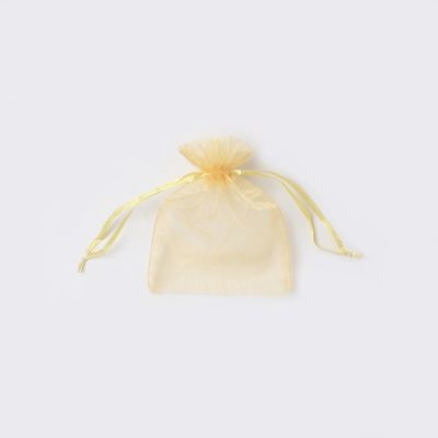 Size: 15x11cm Light gold organza bag