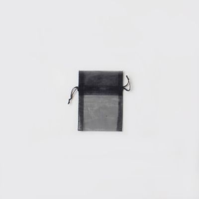 10x7.5cm. Black organza bag.