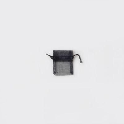 7x5cm. Black organza bag.