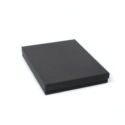 18x14x2.5cm. Black gift box.