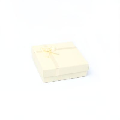 Necklace / Bracelet box. 9x9x3cm. Ivory gift box with bow.