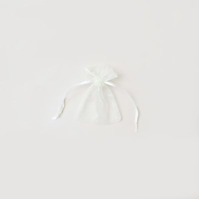 Size: 10x7.5cm Ivory organza gift bag