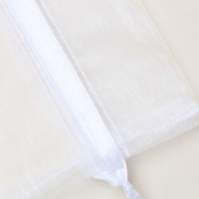 Size : 30x21cm White organza gift bag