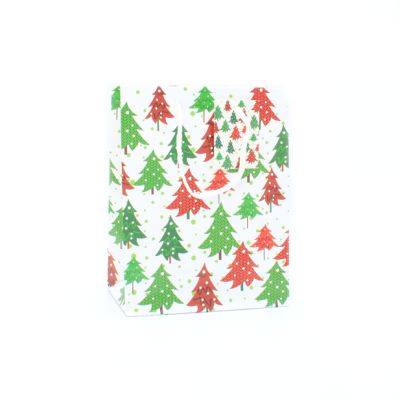 23x18x10cm. Christmas tree design gift bag with tag