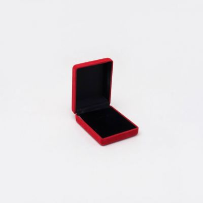 Size : 7.5x6x3cm. Red flocked gift box