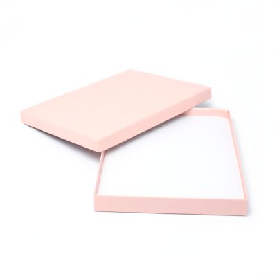 18x14x2cm. Pale pink gift box.