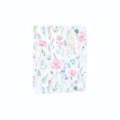 23x18x8cm. Pretty floral print gift bag with tag