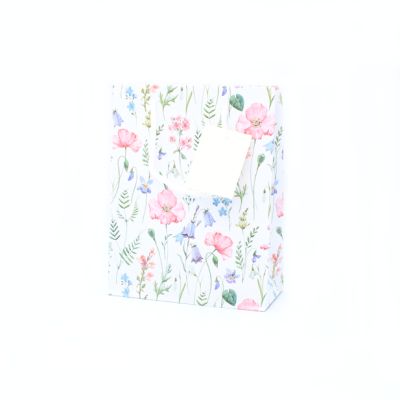 23x18x8cm. Pretty floral print gift bag with tag