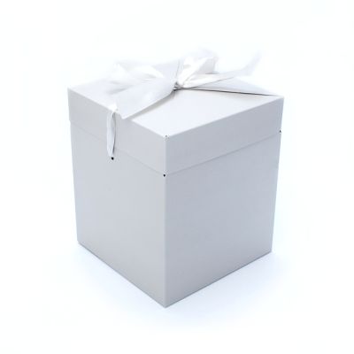 *13x13x15cm. Dove Grey folding gift box with lid & ribbon tie